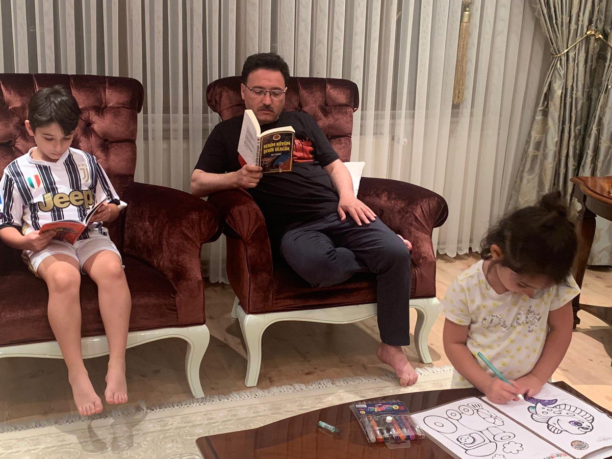 #afyonaileceokuyor.  Bizde ailece okuyoruz