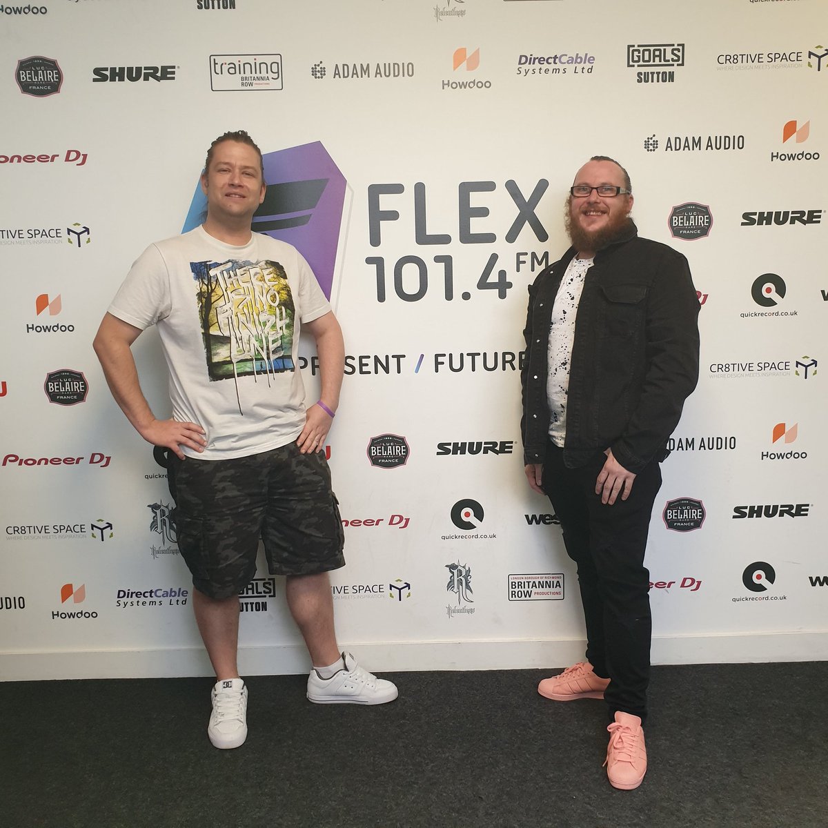 ImpactUKG's tweet photo. wicked b2b show today with @mrchimpsukg ๐๐๐
i lost count of how many tunes we played, we went innnnnn #chimpact
#listenagain ๐ต
https://t.co/zaOjwNg25U
#ukg #ukgarage #garage #garagemusic #garagehouse #impactukg #podcast #mrchimps https://t.co/9cp5oafFWz