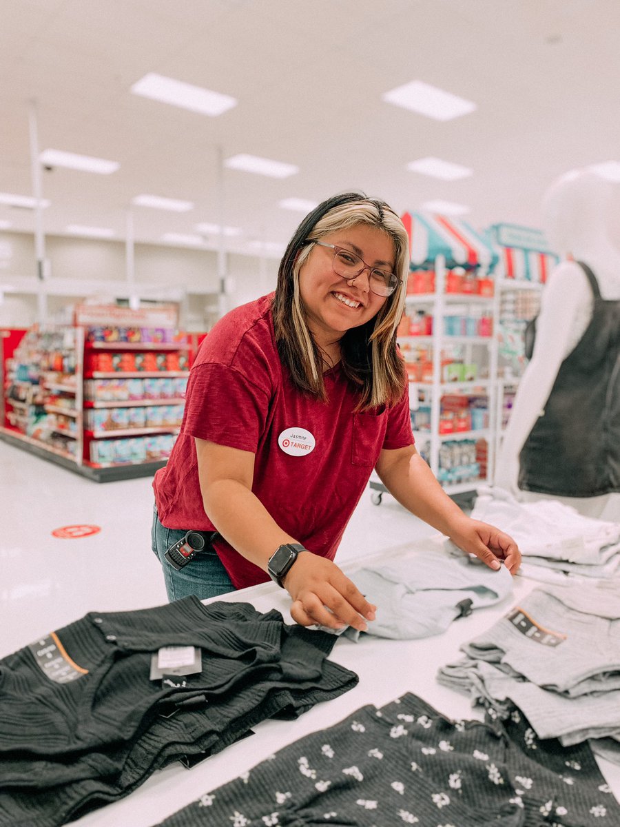 AnaYacopino's tweet photo. Shoutout to Advocate Jazmin for greeting and working on the folds in between guest traffic!! #worksomewhereyoulove #target #2310pride https://t.co/UB4HFUlb45