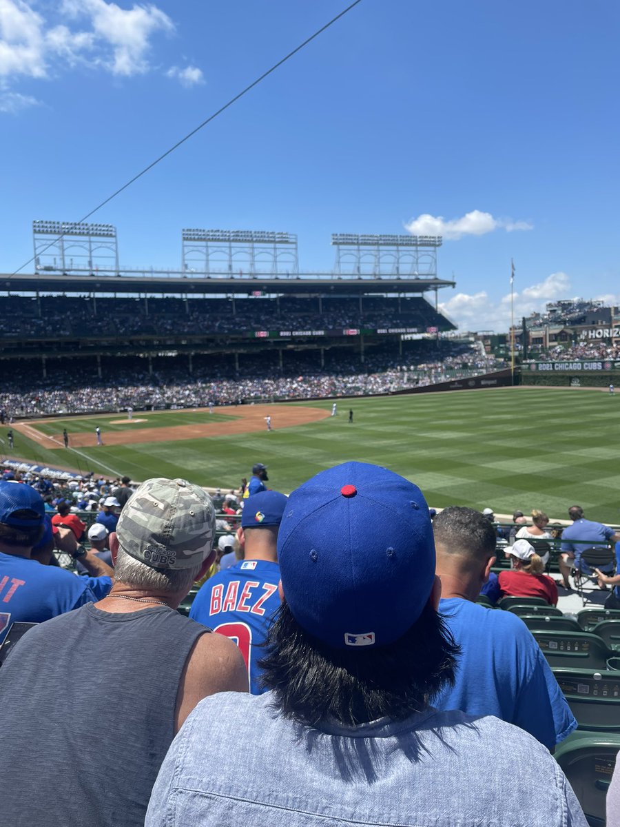 jacvitale12's tweet photo. Sup @Cubs beautiful day to #ExtendBryzzo https://t.co/uBvtDeybiL