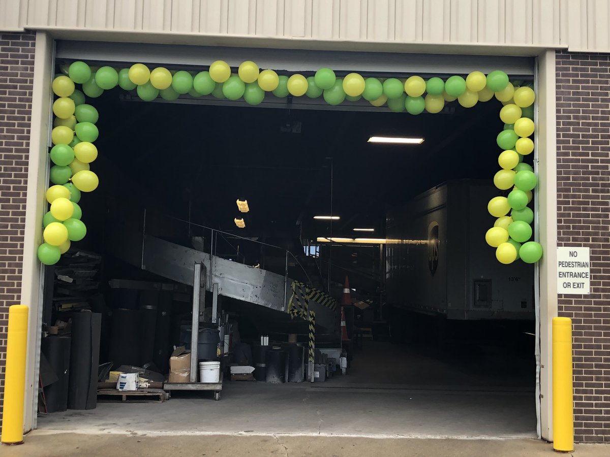 DYLholes's tweet photo. Lombardi Center is ready for Saturday ground deployment 📦📦📦 @DBjork44 @JosephLSpringer @NP_UPSers @TimPope007 @jrindafernshaw @woodyjeepgrl @technocam88 https://t.co/8SeJUkP00Z