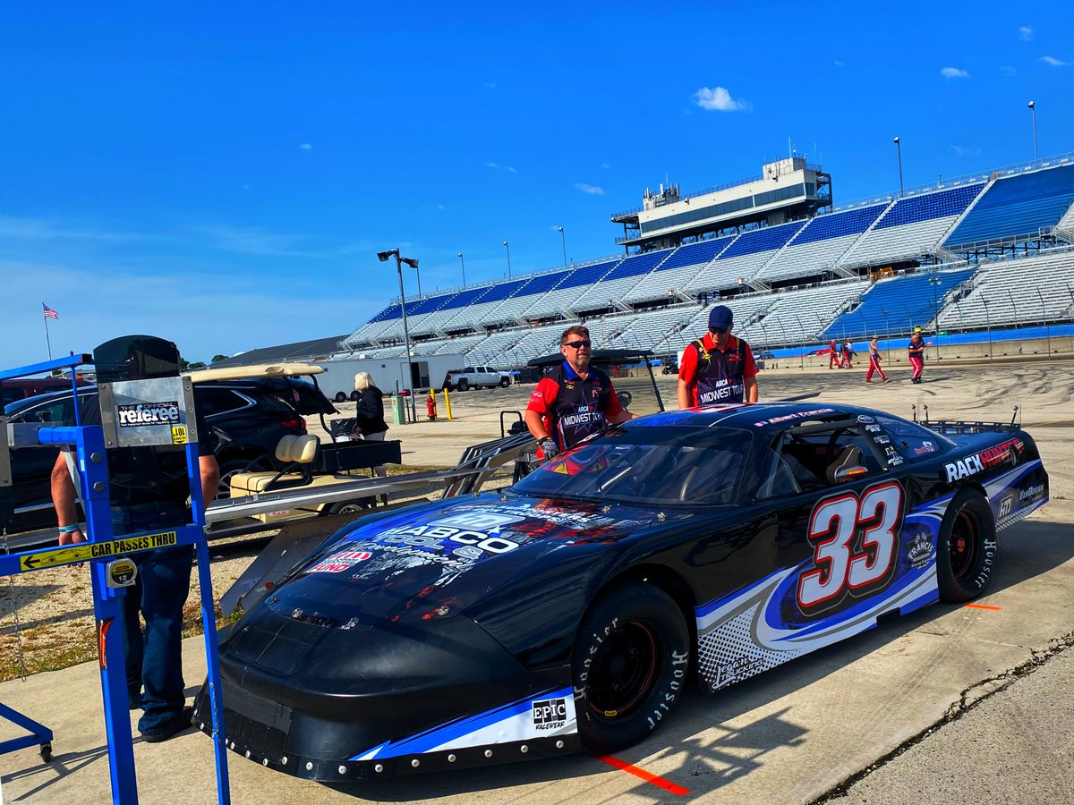 We are here at the Milwaukee Mile 
#FathersDay100 

Practice today / Racing tomorrow!