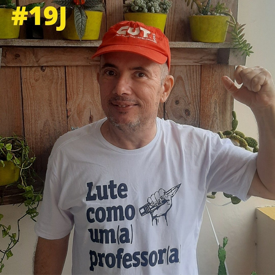 ederdosdantas's tweet photo. Dia Nacional de Luta pelo Fora Bolsonaro. Em breve, também vou às ruas. 
#19J #dendicasa🏡 
 #ᴠᴀᴄɪɴᴀᴘᴀʀᴀᴛᴏᴅes #auxílioemergencial600reais #nãoaopl5595 #nãoàeducaçãodomiciliar 
#naoapec32 
#forabolsonarogenocida https://t.co/PaSlhlukpI