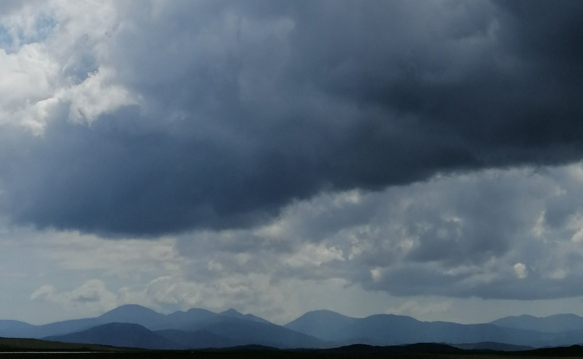 eddy_weather's tweet photo. No doubt as to who's in charge of #cloudmaking this afternoon...direach an Cliseam #Convergence https://t.co/SZcBNLcY3H