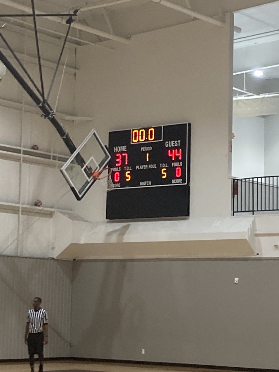 maddoxv15's tweet image. Game 1 in the books with a Win!#holbrookhurricanes #hurricanes #2024 #primetimehoops