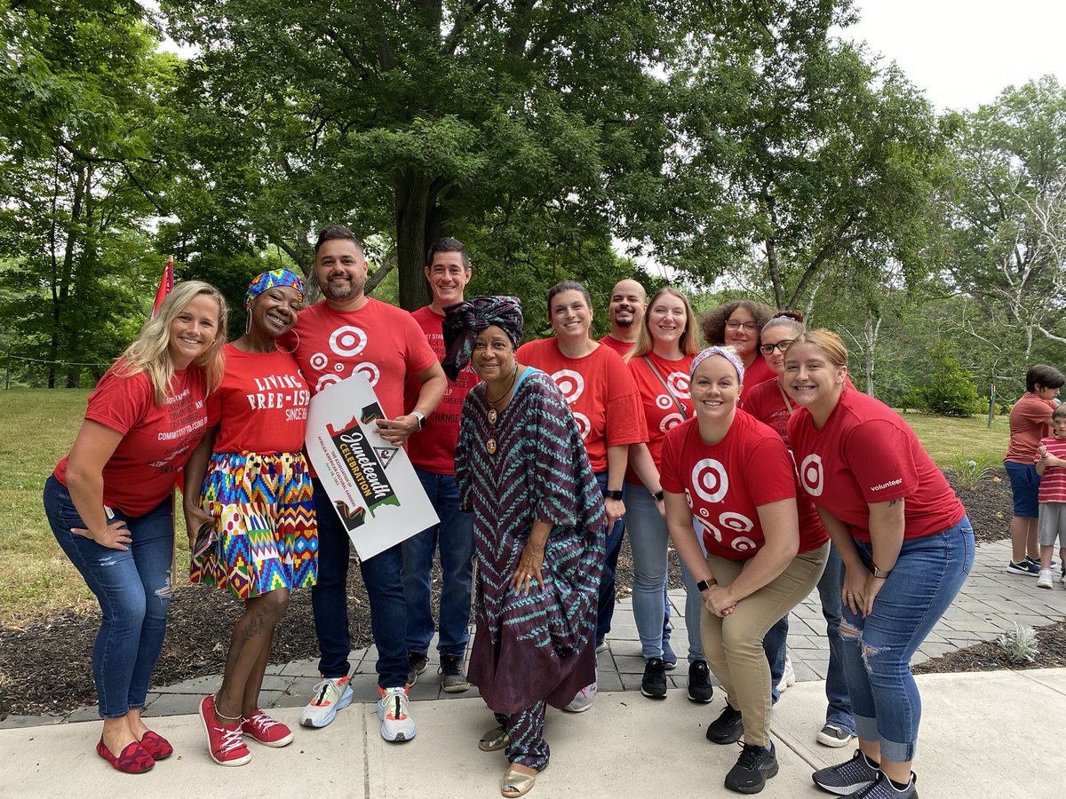 Aryn Davlin tweet media