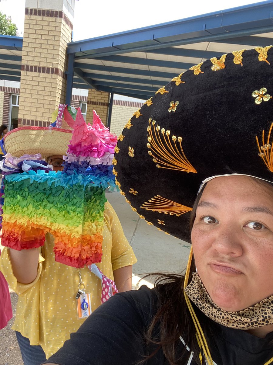 MelanieMuir6's tweet photo. Summer school Fiesta style and making the most of it! https://t.co/qKvsrQnCaK