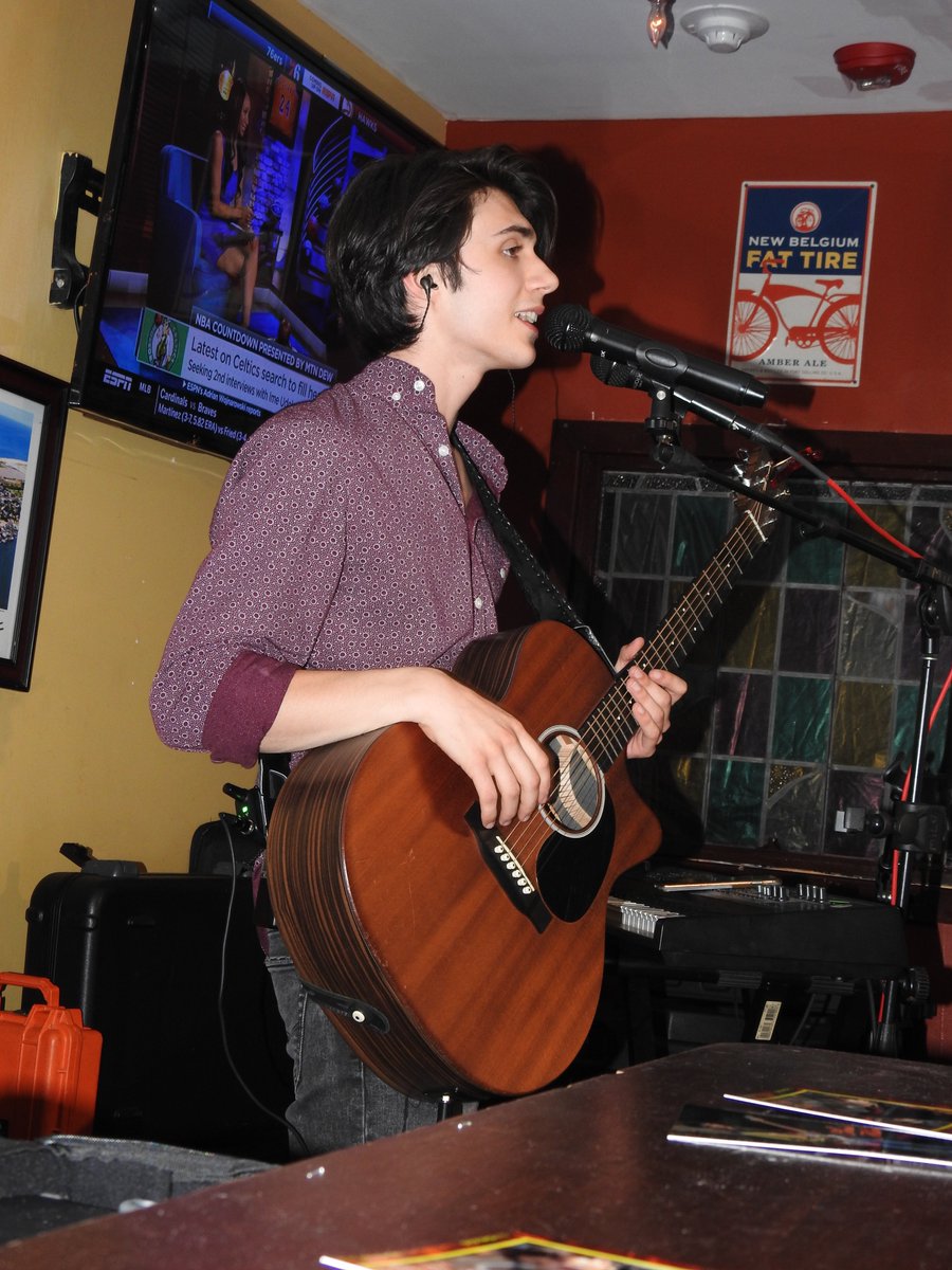 ChrisMiloMusic's tweet photo. Thank you to @LillysLongBeach for having me last night - I had an incredible time and I hope to be back again soon!
#lillysoflongbeach #longbeachny #longbeachnynotcalifornia #longbeachvibes #summer2021 #summervibes #Spotify #picofthedaychallenge #ChrisMilo #summerlongbeach https://t.co/UehgrM1oZV