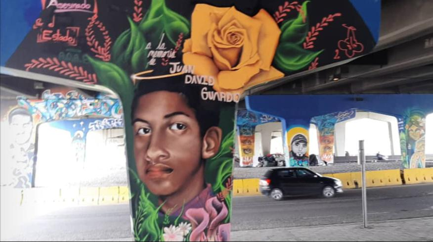 🔴 #LaMemoriaNoLaBorranConPintura Juan David Guardo fue asesinado por un Coronel de la <a href="/PoliciaColombia/">Policía de Colombia</a> en febrero de 2011. Pretenden borrar su memoria, pero sepan, que por él y por todas las víctimas del Estado seguiremos exigiendo verdad y justicia. ⬇️