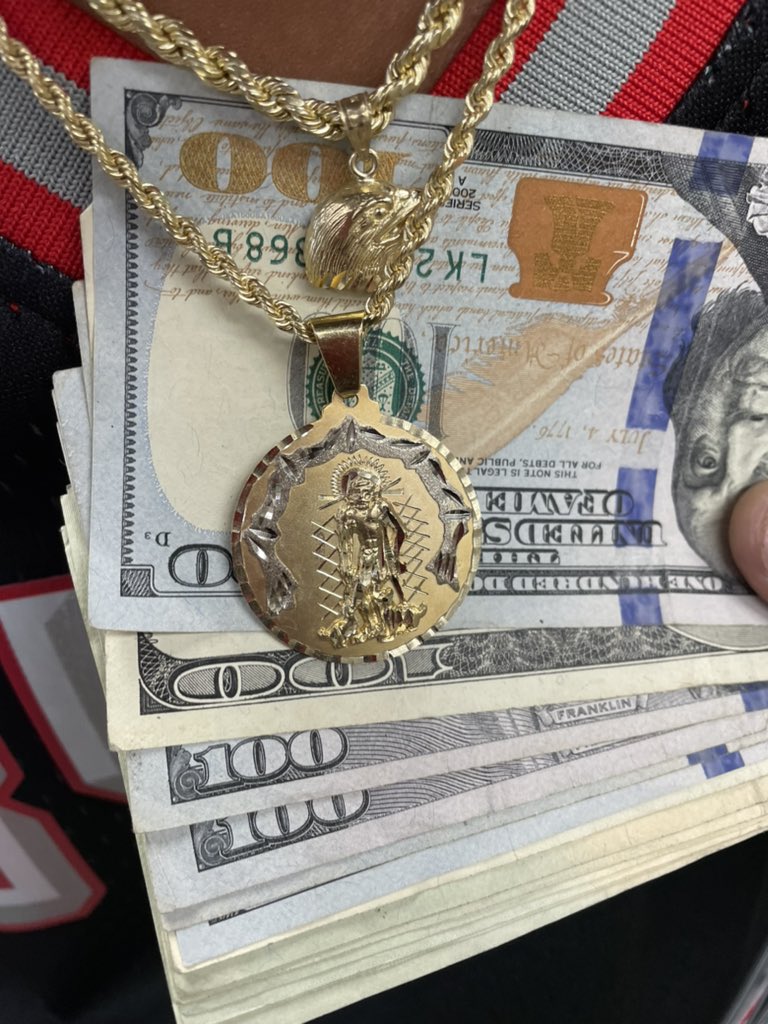 Wilding living reckless gambling with my life 🥷🏽I knew all the consequences Nd still shook the dice 🎲