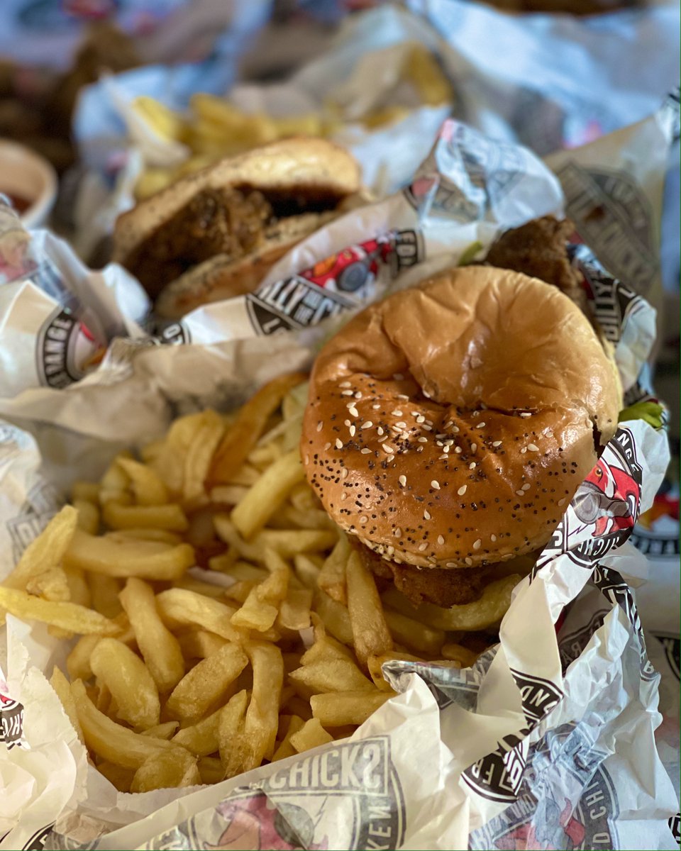 Fresh air + Billy's burger = perfect hangover cure🍗🍔
Grab a spot by the Wharf and get that chicken delivered direct ✌️