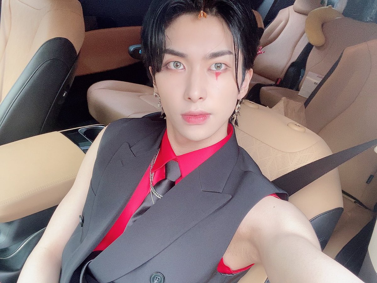 UP10TION's tweet photo. 오늘도 너무 고마워💛 #샤오 #xiao https://t.co/FTboyupwfG