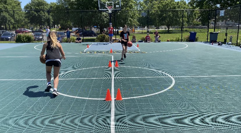 Had a great time with <a href="/AnneliseCastil1/">Annelise Castillo</a>  running the first round of our basketball summer camp!