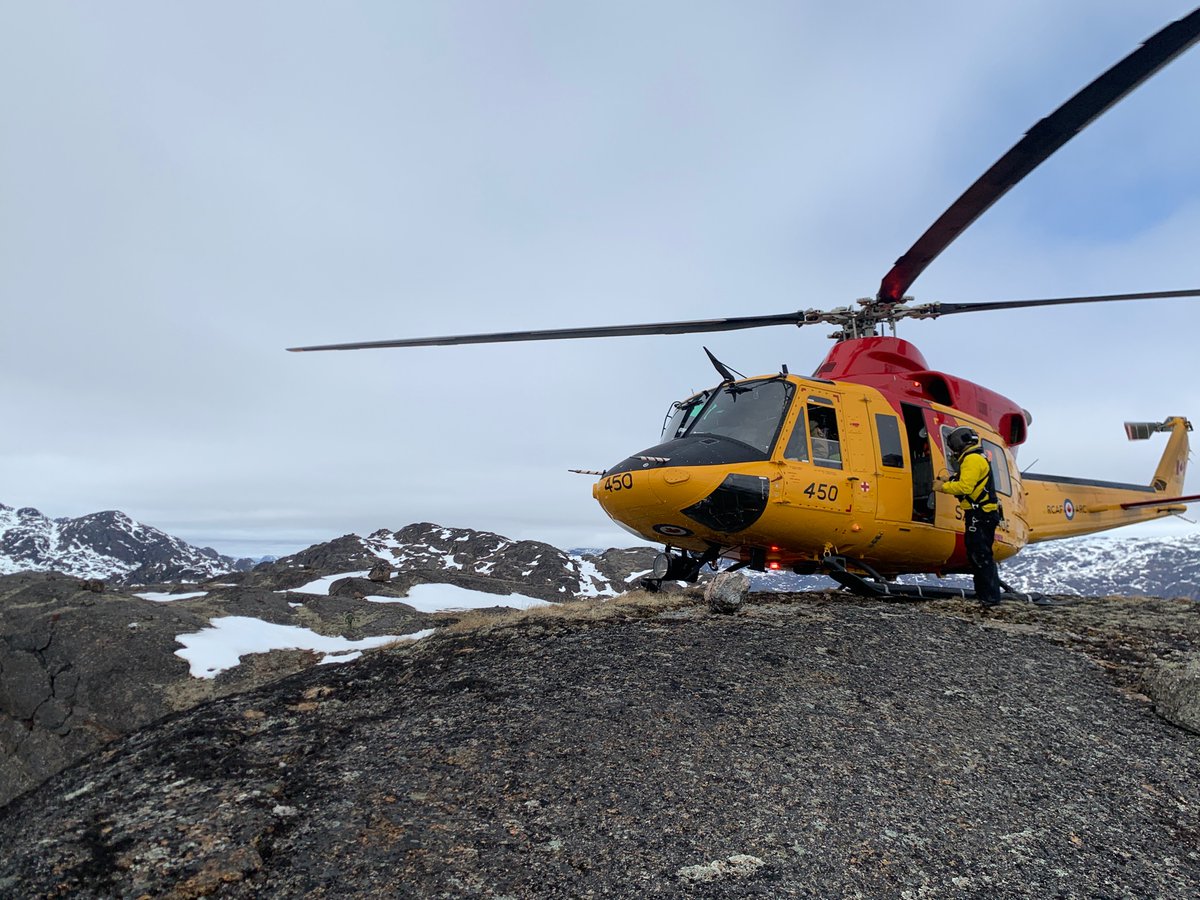 JRCCTrentCCCOS's tweet photo. Participant à l’Ex #AMALGAMDART, les Bengales de l’#Esc439 s’entraînent dans l’Arctique & mettent à l’épreuve leur capacité opérationnelle de R&S en région nordique et austère. Il s’agit de la 8e itération annuelle de l’ExBENGALNORD et cette fois, il fait chaud 5C vs -35 en mars! https://t.co/ZXj8xjFOQ1