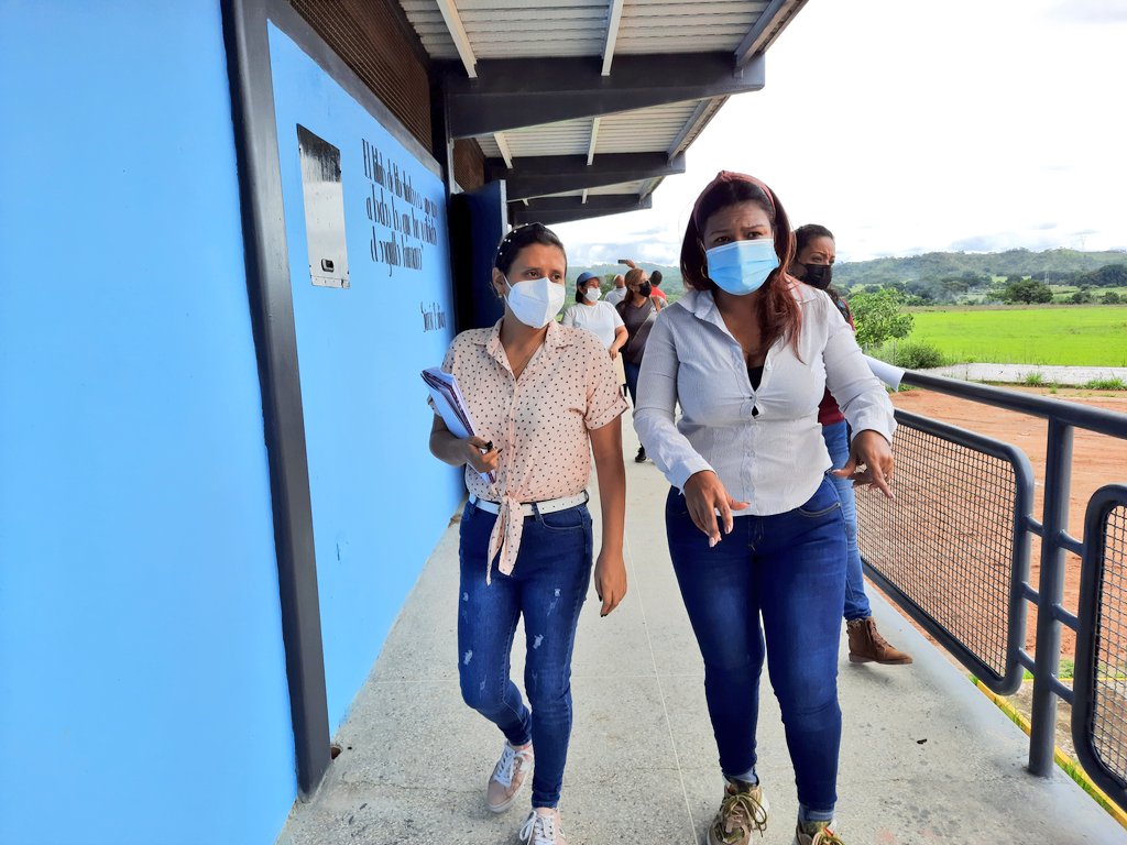 Aymaraguiar's tweet photo. #18JUN | Recibimos a nuestra Vicemin. De Educación @RosangelaOrozco e Inspeccionamos los Avances del Complejo Educativo Campo de Carabobo rumbo a su inauguración gracias a nuestro Pdte. @NicolasMaduro en Pro' de nuestros Estudiantes. ¡Viva Carabobo!

@MPPEDUCACION @eduardopiate2 https://t.co/fCJUYVbo0S