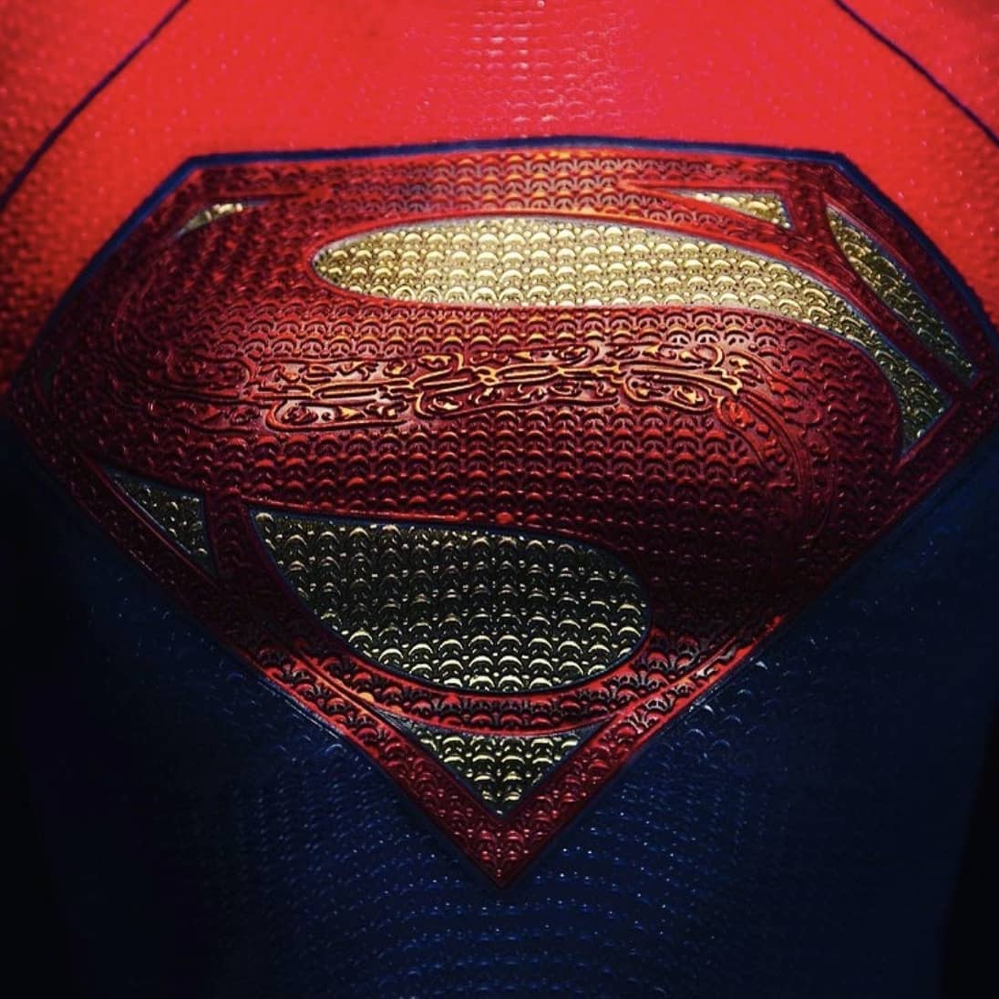 buzzpoptv's tweet image. #TriviaFilem - Menunggu kemunculan logo Batfleck daripada pengarah Andy Muschietti dari set penggambaran filem THE FLASH (2022)!

#TheFlash