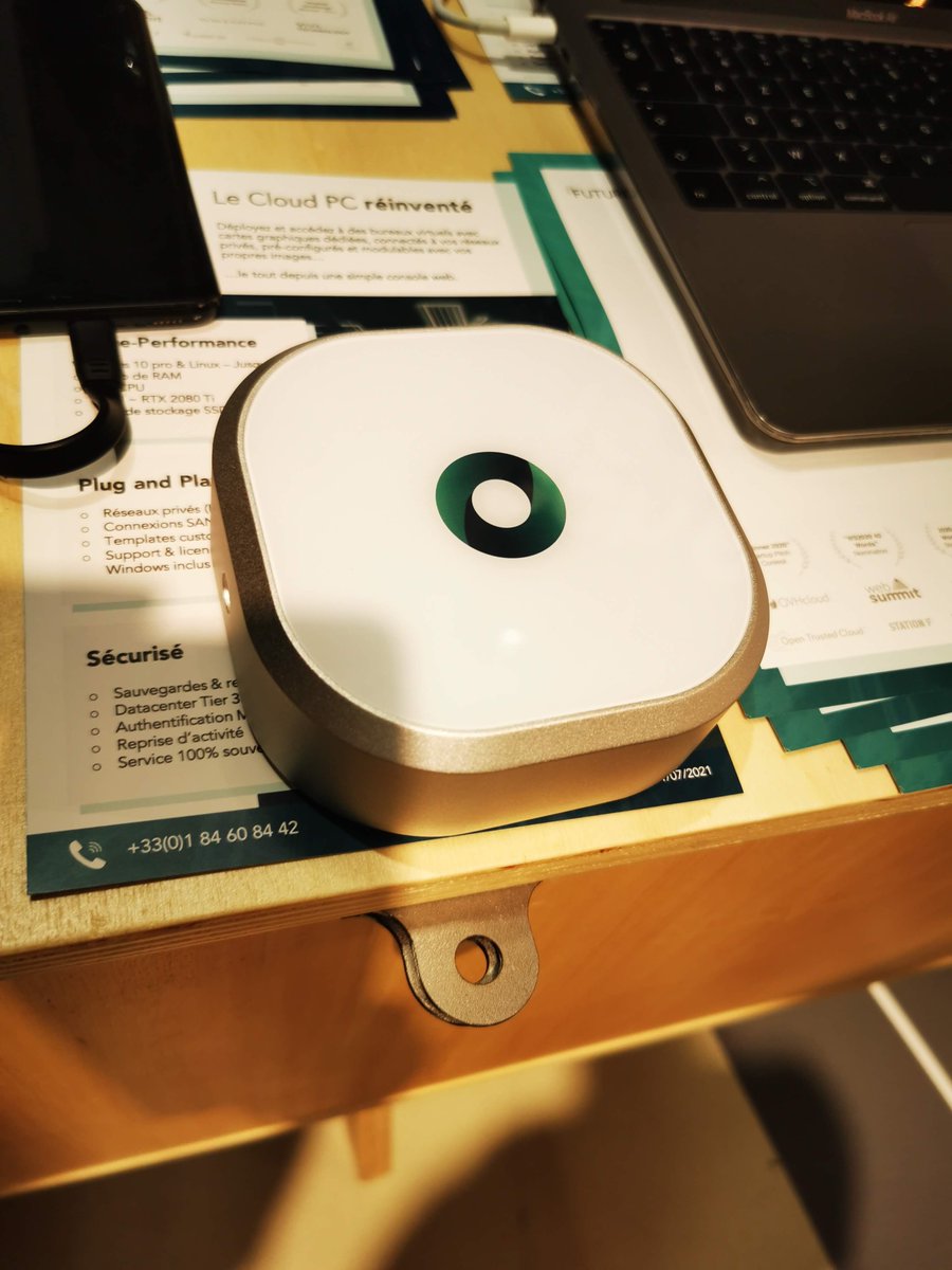ChanPerco's tweet photo. Le #CloudComputing se démocratise en #B2B.

Les Cloud Desktops d'@Omnycloud sont des #bureaux virtuels accessibles depuis n'importe quel appareil à distance.

On peut techniquement voir une vidéo 4K sur un simple PC.

#VivaTech #VivaHuawei https://t.co/mLRTS4ujZg