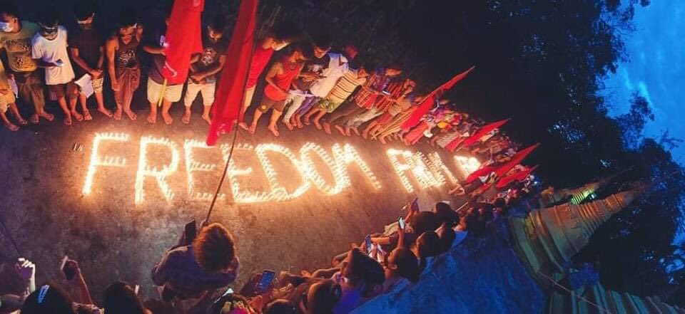 WaiThethsu's tweet photo. To mark the 76th birthday of people’s leader Daw Aung San Suu Kyi,Candle light prayer service strike was held in Thayet Nakhok village Thayet Chaung township . #WhatsHappeningInMyanmar #June19Coup #MilkTeaAlliance  #76FlowerStrike https://t.co/z5XbxiqxBN