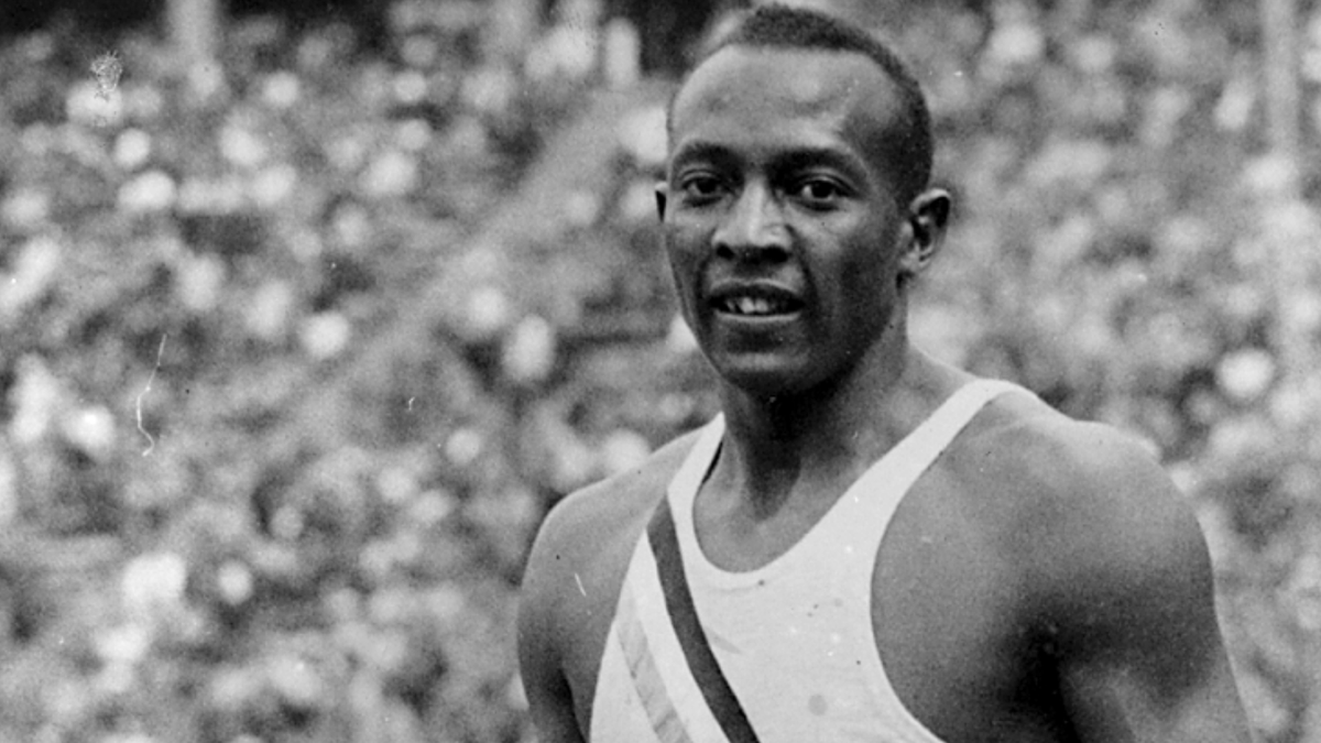 американский спортсмен джесси оуэнс. джесси оуэнса легкая атлетика. джесси оуэнса. джесси оуэнс олимпиада 1936. джесси оуэнс биография.