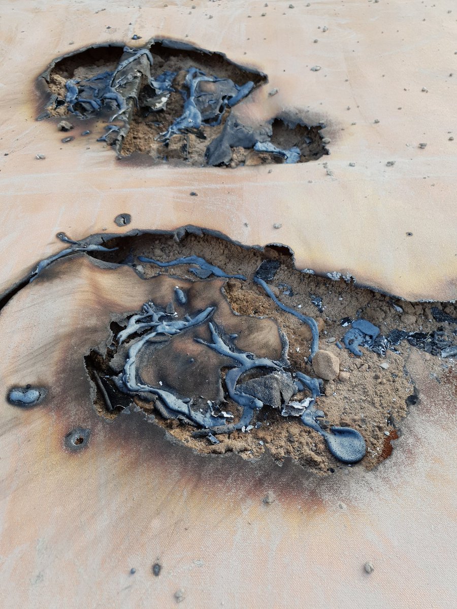 Lisa_Evans92's tweet image. Embodied dialogue with Iron 
#FEmaleartist #ironperformance #visualartist #welshart #earthmaterials #dialogue #performanceart