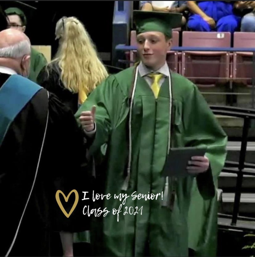 RichieAltman's tweet photo. Yesterday was a huge day in so many ways as I was able to watch my oldest son achieve a goal and graduate to become a part of the #ClassOf2021. While this chapter was amazing 🙌 this next chapter is going to be 🔥. So grab your 🍿 and enjoy show👊.
#ThatsMyDude 🦾 https://t.co/fBC3j1ErQo