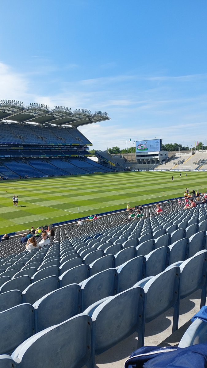 TFerrt's tweet photo. Great to be back in @CrokePark #HonOffaly @Offaly_GAA https://t.co/GpBCrh67qW