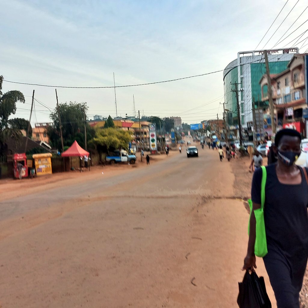 ruthdavoice's tweet photo. Ntinda on day one of 42 days of #UGLockdown
Day one ekusanze wa? https://t.co/yoc58yq4fD