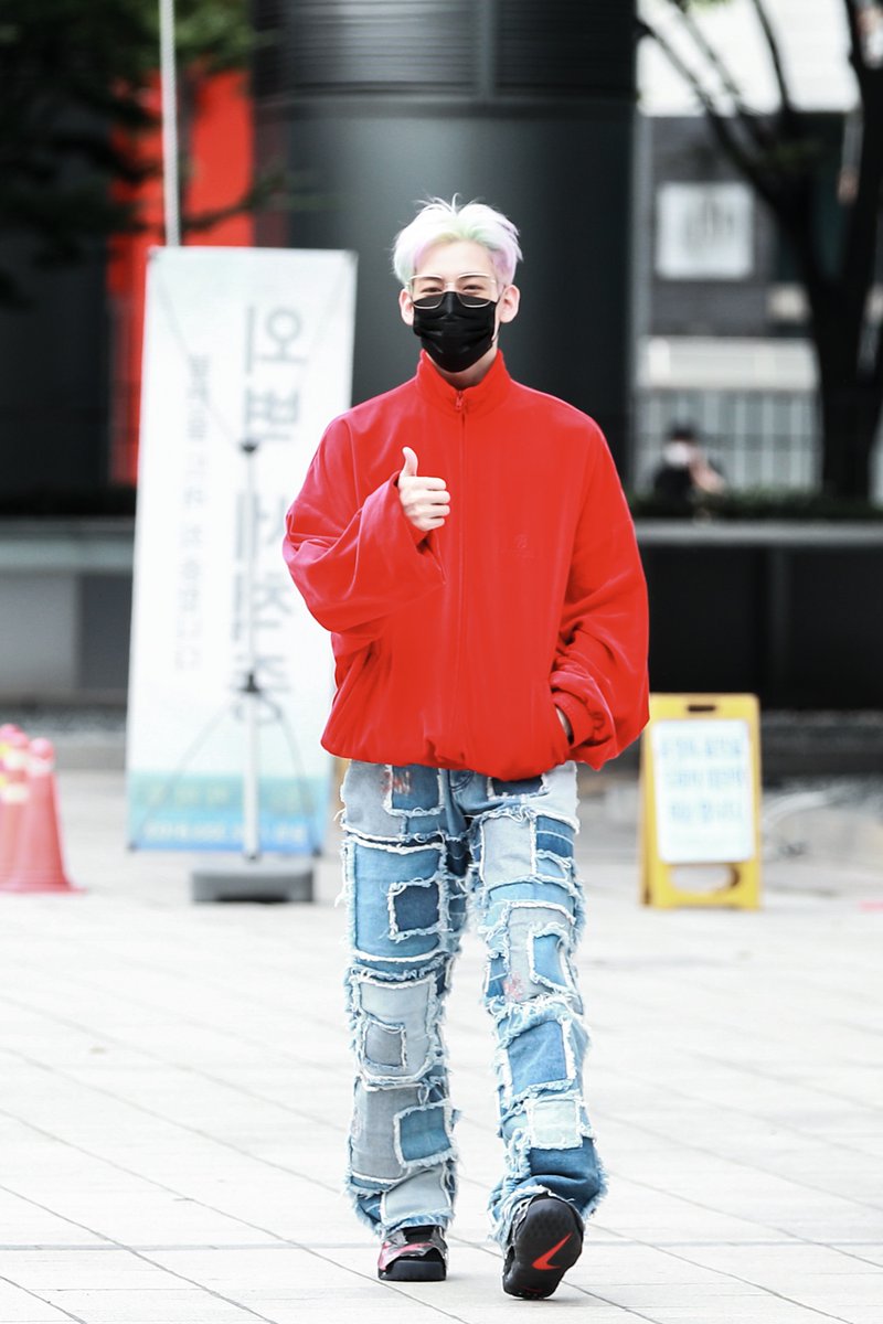 bambimyboo97's tweet photo. 210617 🎀

#뱀뱀 #BamBam #riBBon
#BamBam_riBBon @BamBam1A @BAMBAMxABYSS https://t.co/nDfZ60yt2t