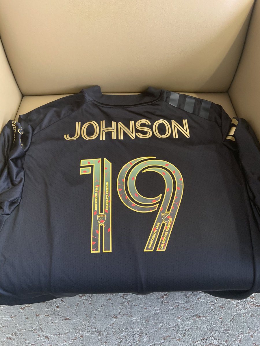 What an incredible <a href="/LAFC/">LAFC</a> Juneteenth-inspired jersey, designed by <a href="/israelsoloart/">Israel Solomon</a>! Thank you to <a href="/MLS/">Major League Soccer</a> &amp; <a href="/BPCMLS/">Black Players For Change</a> for my free jersey as we mark this important day. The game-worn LAFC jerseys will be auctioned at mlsauctions.com to raise funds for Amazing Grace Conservatory.