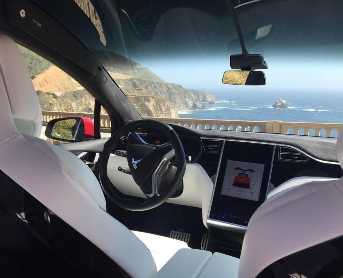motorforms's tweet photo. Intérieur Tesla https://t.co/YaicPSkrZY
