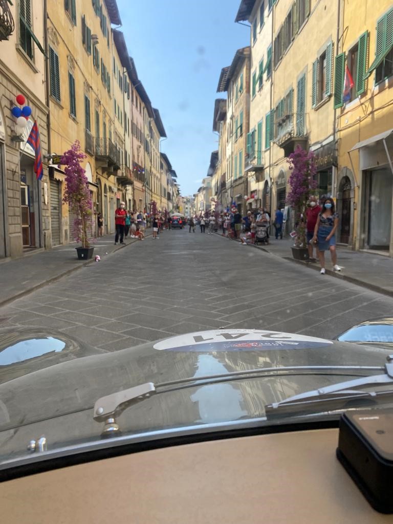 RomainDumas's tweet photo. End of the #1000Miglia2021 ; it was again a great event, nice to meet all the fans and to be on the Italian roads with our beautiful Porsche 356. Tomorrow, off to Pikes Peak ! #ChopardMilleMiglia #RacingInStyle https://t.co/oV7fLEk6tg