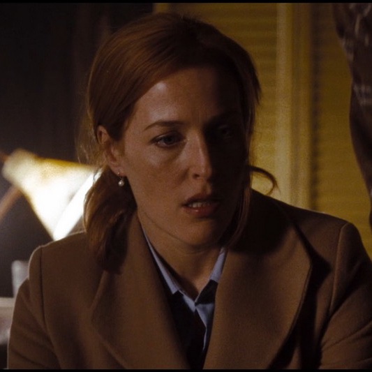 hydriamel's tweet photo. scully in iwtb my beloved https://t.co/4fC2rL9Tcw