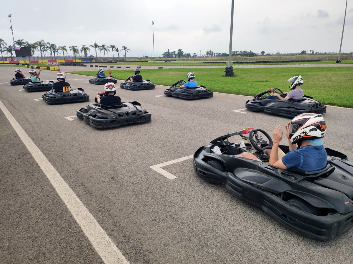 ¡Día de diversión, adrenalina y velocidad! 🏎🏎🏎

Hoy... 🏁🏁¡CIRCUIT DE LA RIBERA! 🏁🏁

circuitdelaribera.com

#karts #diversion #Grupos #ElMejorPrecio #adrenalina #velocidad #carreras #ocio #karting #competicion #Valencia