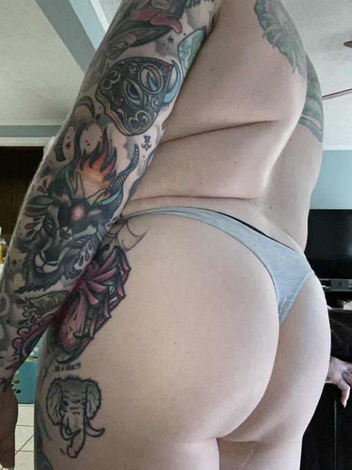 I shipped these babies off to their new home today. 🥰
#bbw #thong #usedpanty #tattooed #onlyfans #booty