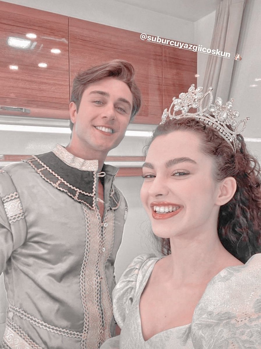 plienelune_'s tweet photo. Seni kendime sakladım👑🤍
#AsDor https://t.co/1ddDZMcXyt
