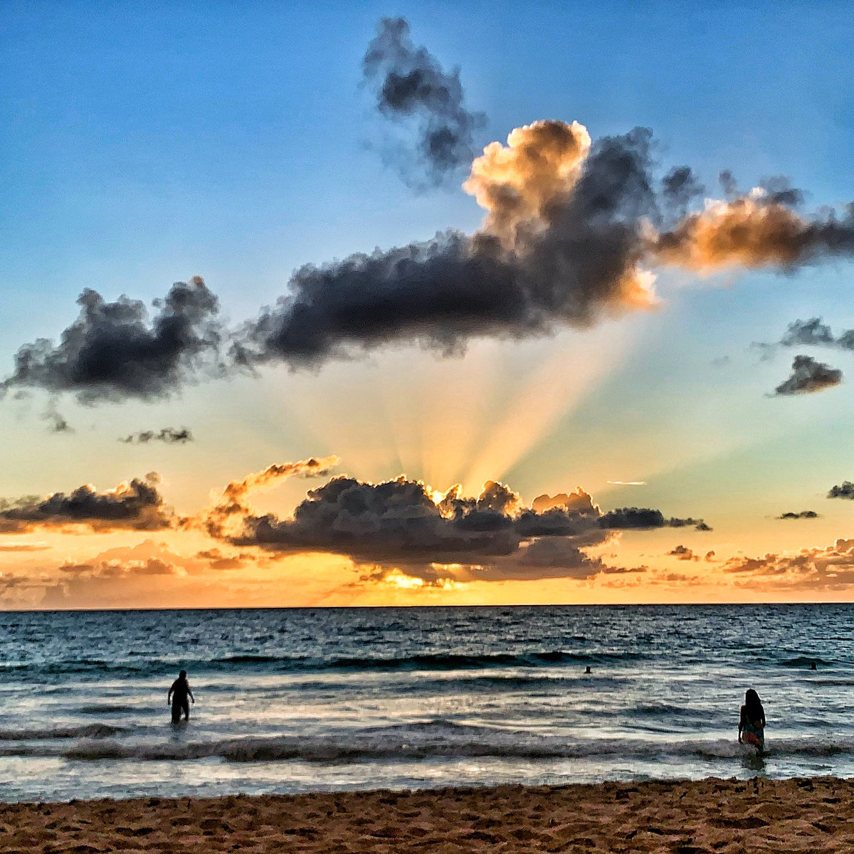 Hi’uwai at Kailua Beach - Aloha sunrise 🏝🤙