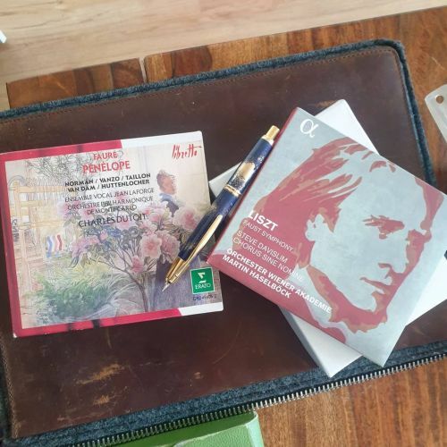 ClassicalCritic's tweet photo. #morninglistening to #HUNFRA: #Liszt vs. #Fauré on @alpha_classics & @WarnerClassics ⚽️🎵
#FaustSymphony v. #Pénélope
Amazon: https://t.co/qa9UABRGN4 & https://t.co/ulk3F2Mg4u
#classicalMusic #classicalCDcollection #ClassicaMusicCollection #JeanSibel… https://t.co/1jI3PHO1uM https://t.co/xbgEMWrOVV