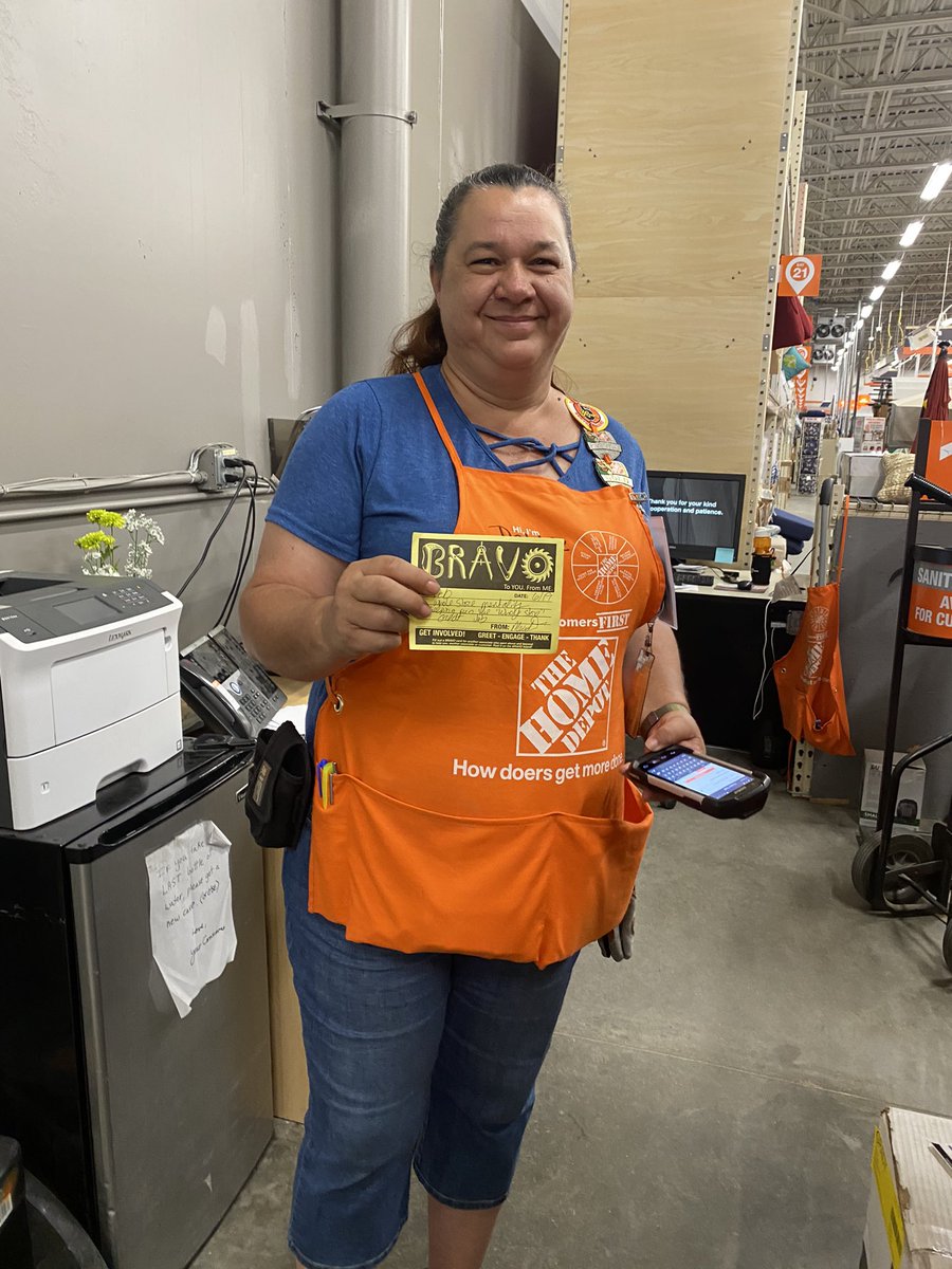 8539LittletonHD's tweet photo. Deb did a great job having a whole store mentality thank you Debs!!!! #d237 #ibleedorange @PeterLauzon2 @whipplenh @JasonArigoni @stevenlongmoor1 https://t.co/Qi3bb2kxTv