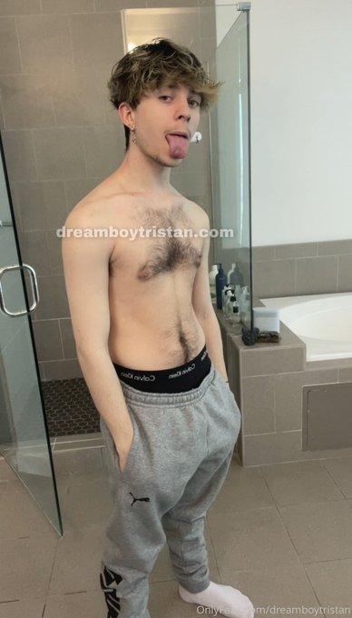 should i take them off? https://t.co/JKQ5LyP5a9