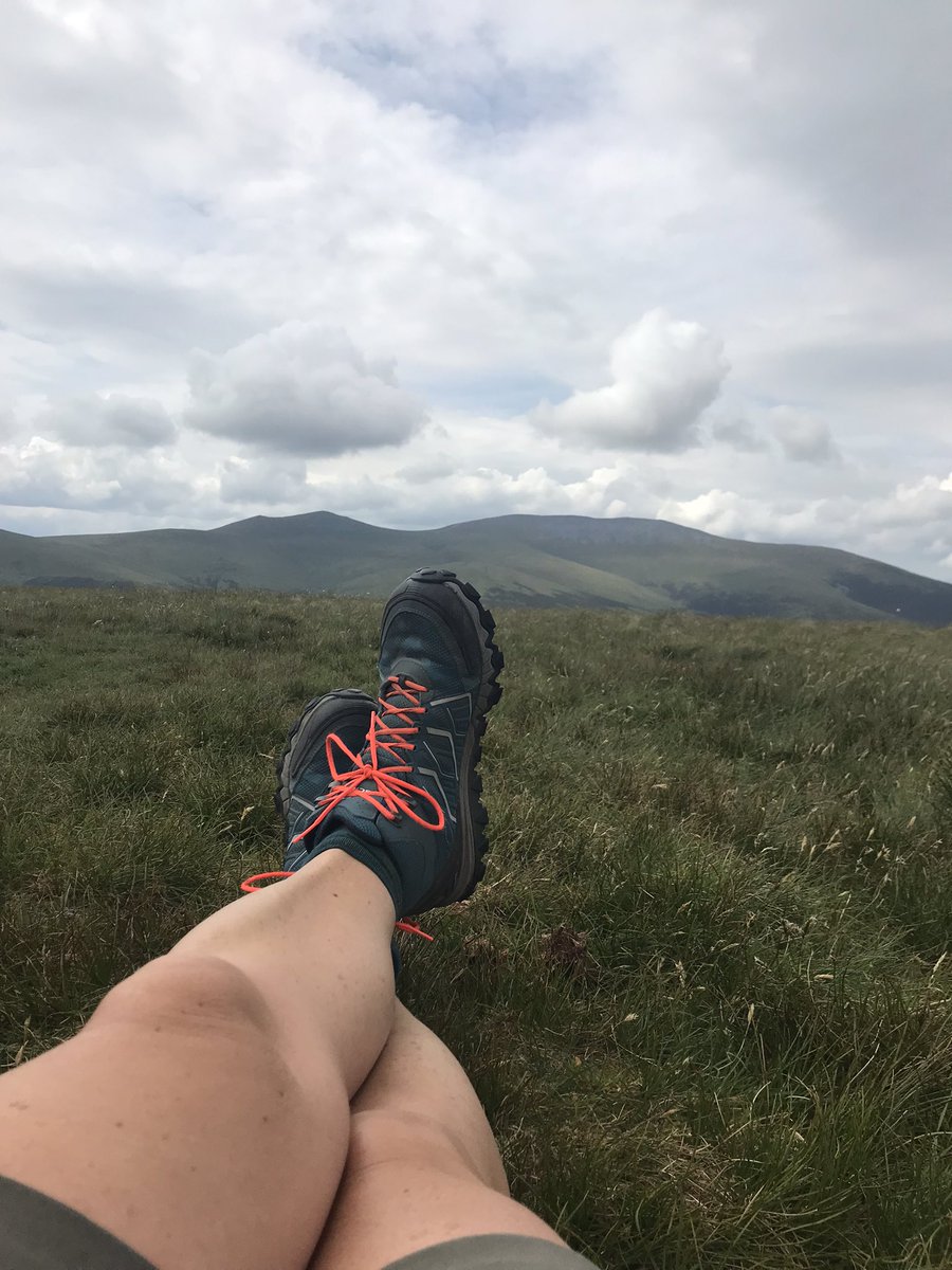 HelenKM22's tweet image. View from lunch #lovethemountains ⛰⛰ Operation Recharge coming to a close 🔋 with @SAK7