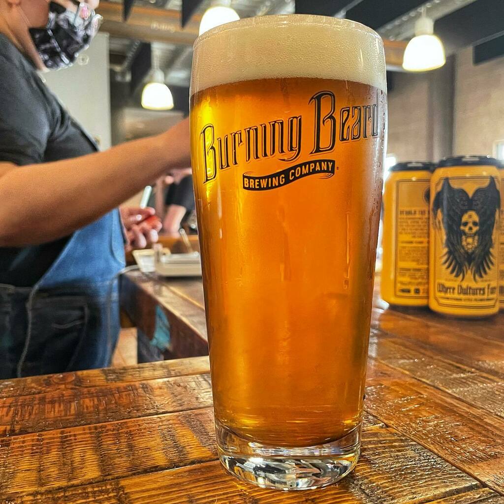 beard_aflame's tweet photo. A pint of Dankness and 4 Vultures to go ๐ค๐ผ Whatโs your Saturday look like? Swing in for beers, burgers, fries and 4-packs starting at 11 ๐ป๐๐ Cheers! #upthebeard #wheresurbeardat #burningbeard #burningbeardbrewing #dankness #danknessvisibleipa #westcoโฆ https://t.co/RPQ3FyfJQJ https://t.co/h8tddXNuA9