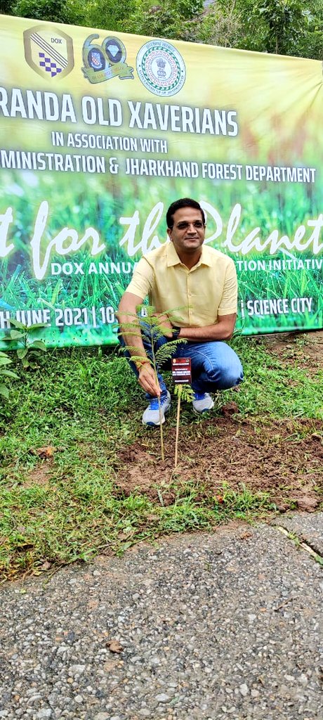 DC_Ranchi's tweet photo. #PlantForThePlanet was organized today by #DOX in collaboration with #RanchiDistrictAdministration &amp; @JharkhandVan . More than 500 trees were planted today as a homage to the departed souls. 

@moefcc
@HemantSorenJMM 
@JharkhandCMO 
@prdjharkhand 
@DDC_Ranchi
@RanchiPIB https://t.co/bk28vSNVxA