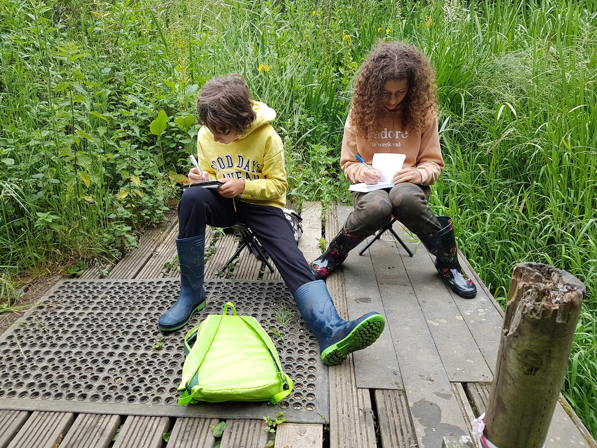 EriMOMalley's tweet photo. Getting creative with @kiltertheatre Forest school @BathCityFarm #LoveGreenSpaces https://t.co/lxYYik1Sxc