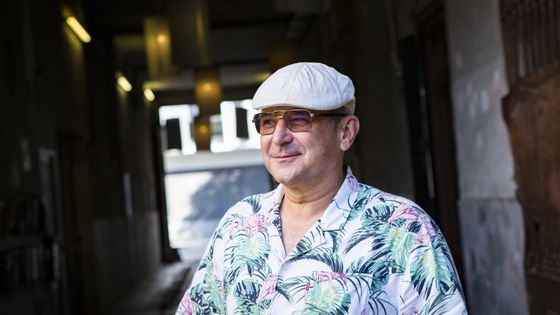 diariARA's tweet image. Entrevista | Joan Mas Soler, propietari de Jamboree: “M’agafes eufòric, a punt per fer que la gent gaudeixi de la vida” ara.cat/societat/m-aga…