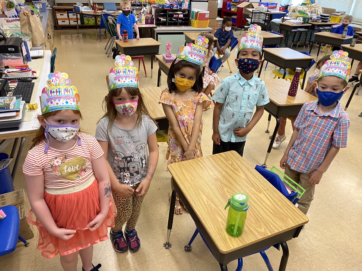 Happy birthday to all of our summer birthday classmates! Great day of celebration and field day fun too! @KESPrincipal6Cs
@Carmelschools
#Carmel6Cs