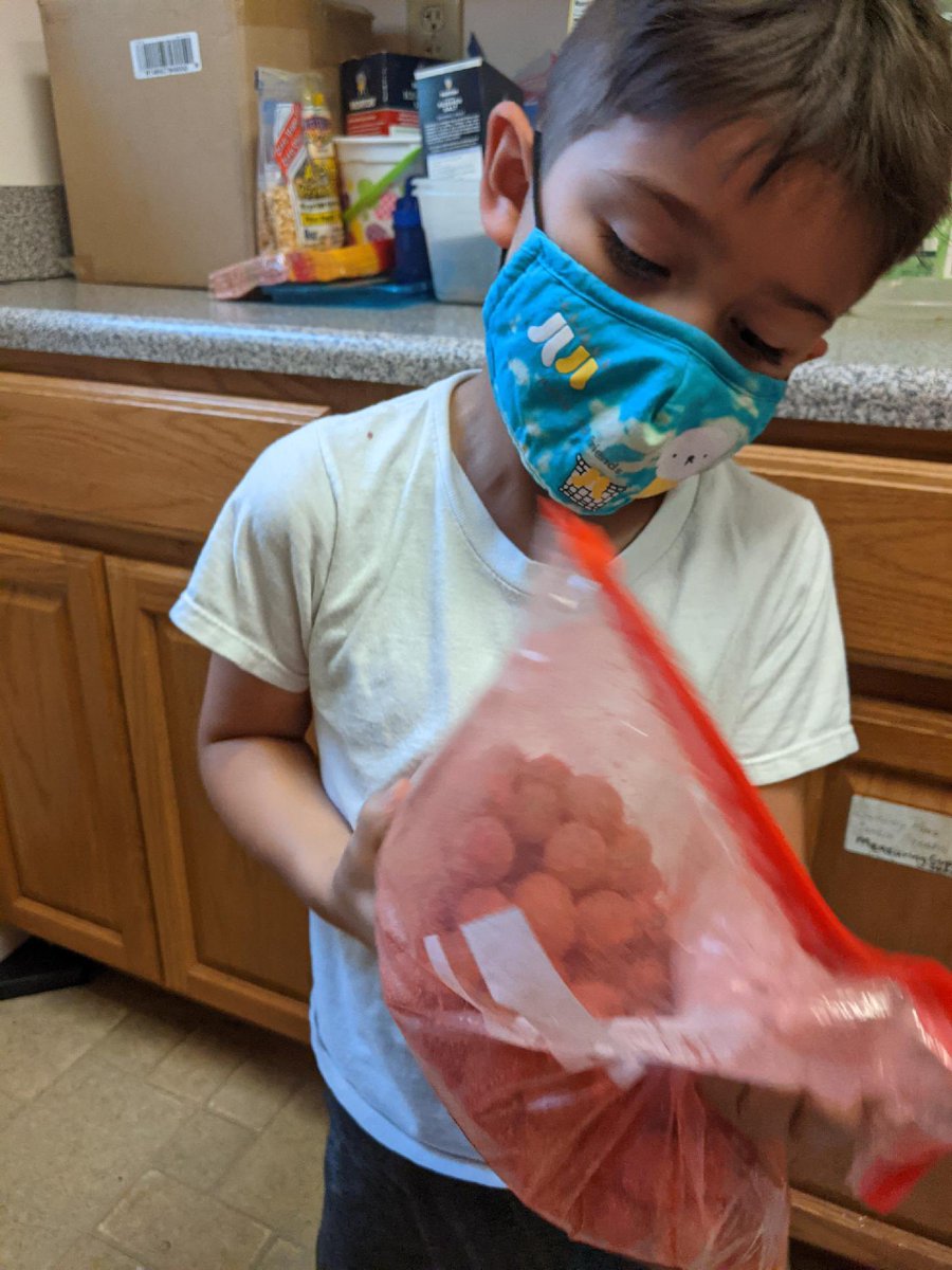 Do you know how to make glitter grapes?! Our campers do! Fun times at cooking camp. 👍