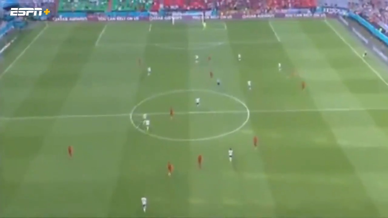 Si Soccer Twitterissa The Aerial View Cristiano Ronaldo Defends A Corner Kick Then Takes Off Sprinting Down The Field On The Counter Before Finishing Off Por S Opener Via Espnplus T Co Lnsshsfve1