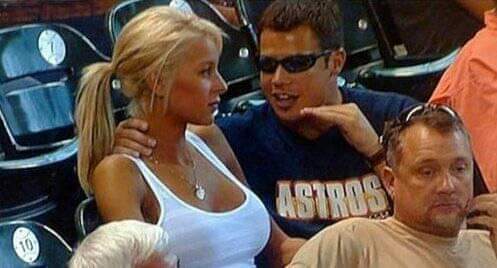 Alwayz_Always's tweet image. Me explaining my non football friend how Portugal scored 3 goals but still trail 2-1 to Germany

#GERPOR 
#EURO2020