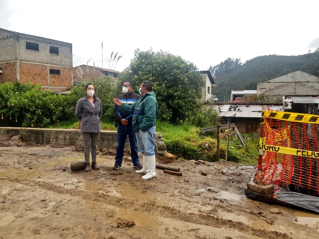 DiegoMorales593's tweet photo. ¡Obras para la #Ruralidad!👏👏

Esta mañana formamos parte de la suscripción del convenio entre el @MunicipioCuenca y el @SayausiGAD.

En el barrio Buenos Aires se realizará:
✔Obras de mejoramiento vial ✔Ampliación de la red de agua potable.
✔Alcantarillado https://t.co/y7kgk7bnak
