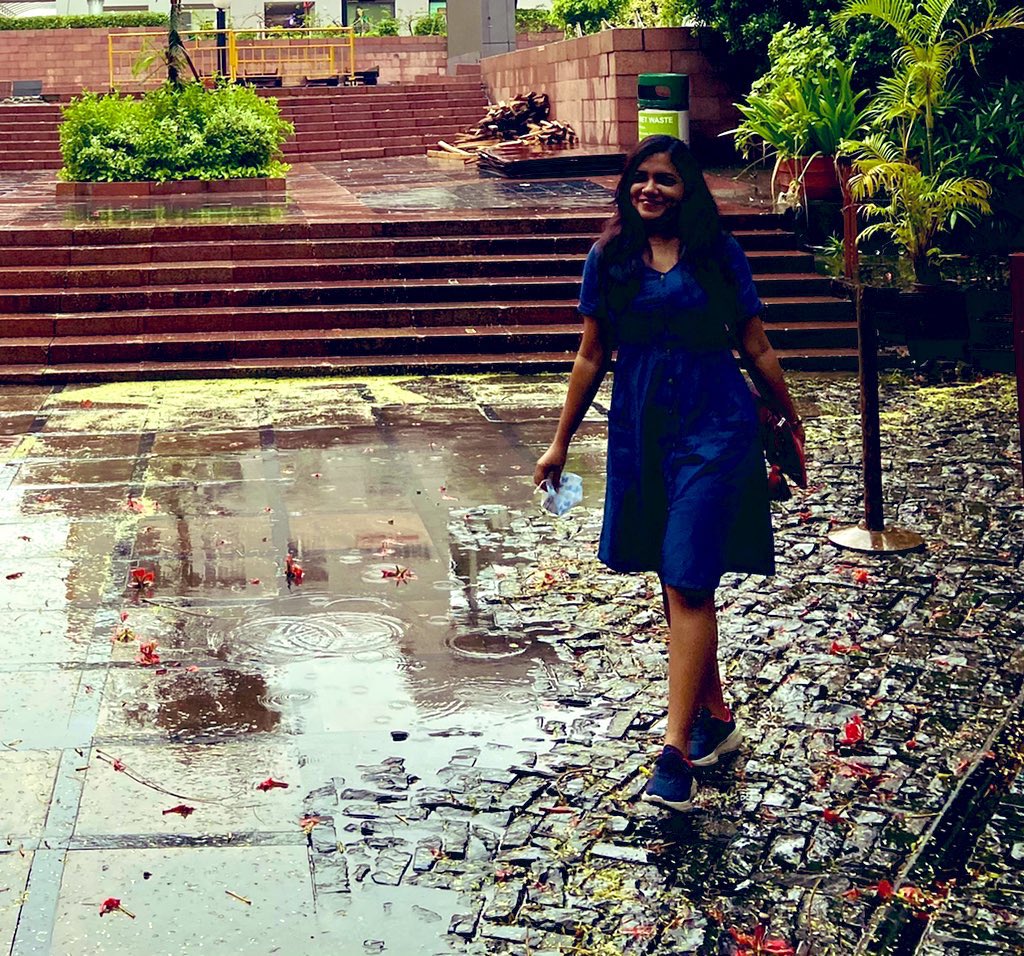 madhuparnads's tweet photo. Once upon a time, on a rainy day ( pre second wave) ... ๐ง
#OldShots
#RainyDays https://t.co/VcswVNUTqz